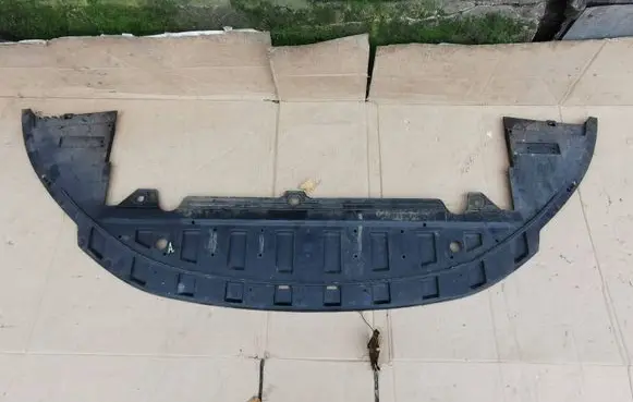 Volvo S80 Front bumper skid plate/under tray 31353600