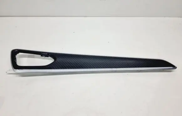 Renault Arkana Front door trim bar 809023971R