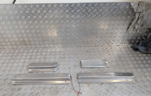 Mitsubishi L200 Sill/side skirt trim 