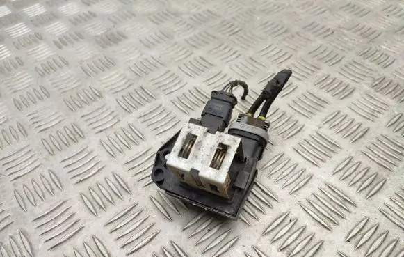 Citroen C3 Coolant fan relay 98372A01