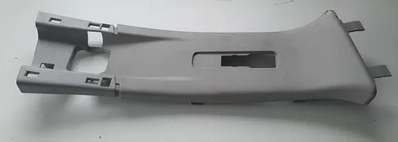 Renault Captur Seat belt trim 