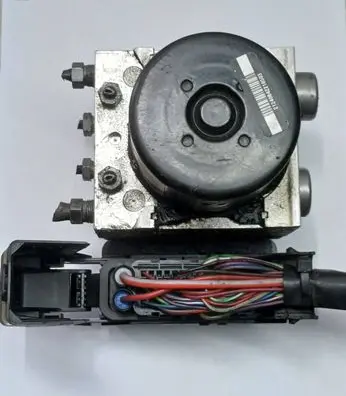Mercedes-Benz C W204 ABS Pump A2049012500 A2044312012 10092623353