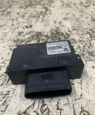 Audi A4 S4 B9 Fuel pump relay 8w0906093