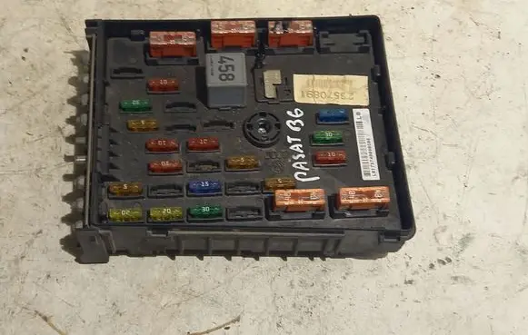 Volkswagen PASSAT B6 Fuse module 3C0937125