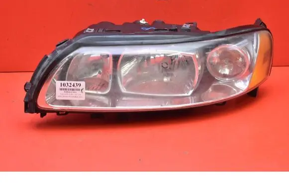 Volvo V70 Headlight/headlamp 30698835