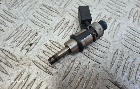 Volkswagen Eos Fuel injector 06F906036A