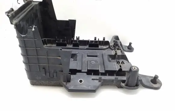 Audi A3 S3 A3 Sportback 8P Battery tray 1K0915333H 1K0915333 1K0915325A