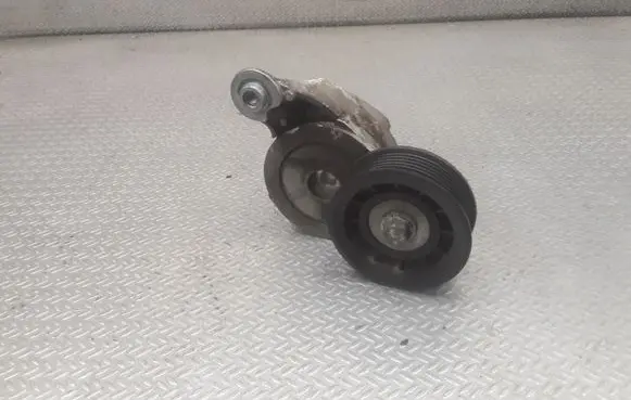Jeep Grand Cherokee (WK) Generator/alternator belt tensioner