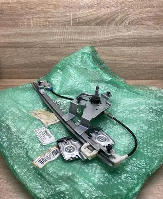 Skoda Octavia Mk2 (1Z) Rear door window regulator with motor 1U4839401H