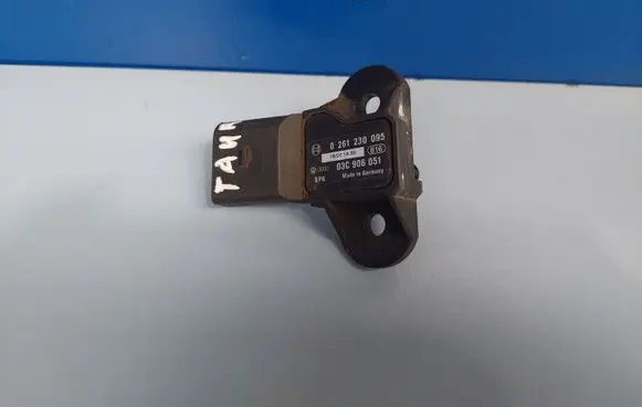 Volkswagen Touran I Air pressure sensor 03C906051 0261230095