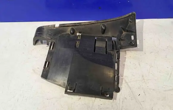 Front bumper mounting bracket