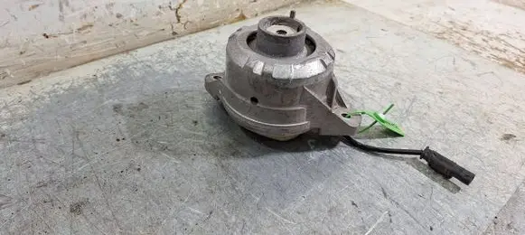 Mercedes-Benz C W205 Engine mount vacuum valve A2052405317