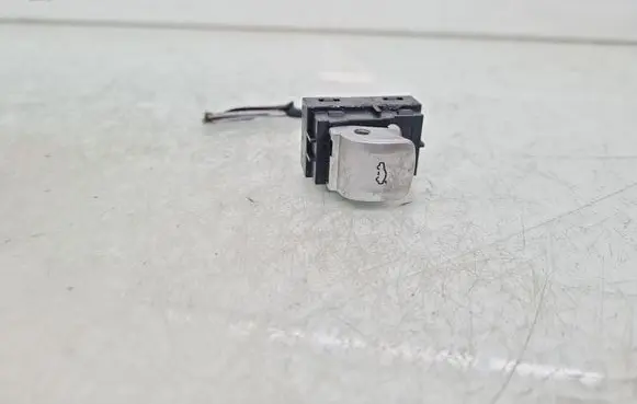 BMW 7 G11 G12 Tailgate/boot open switch button 9299459