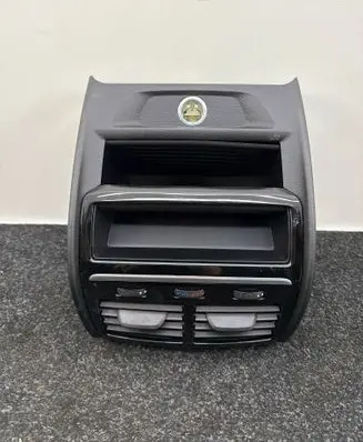 BMW 5 G30 G31 G38 Rear air vent grill 9357865 09886 31102018