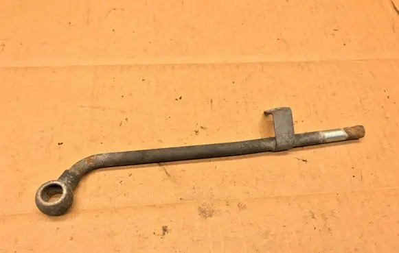 Volkswagen Golf II Brake vacuum hose/pipe 068121498B