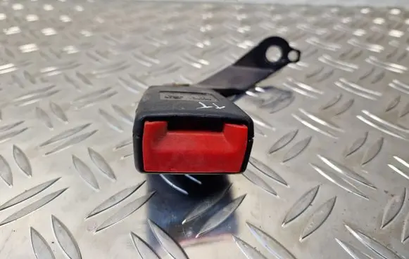 Audi TT Mk1 Rear seatbelt buckle 8N885774001C