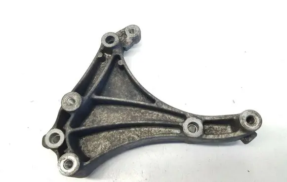 Opel Astra J Engine mounting bracket 55568857