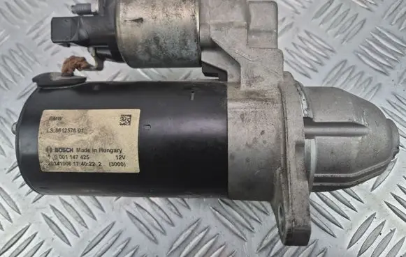BMW 5 F10 F11 Starter motor 8612576 0001147425