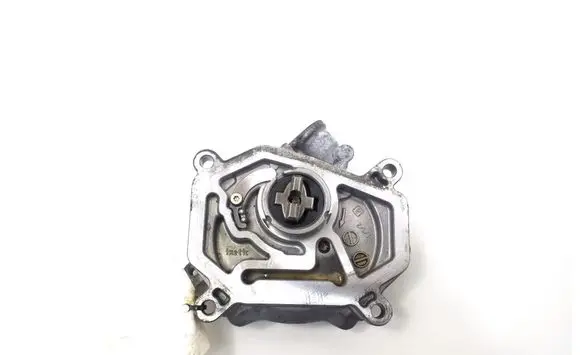 Mercedes-Benz B W246 W242 Vacuum pump A2702300365