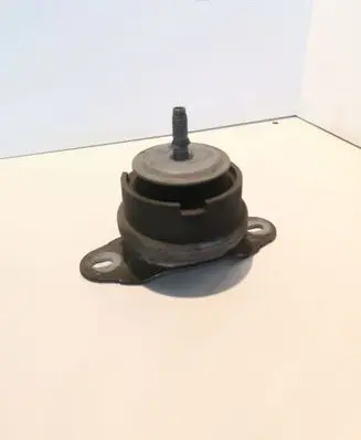 Peugeot 607 Engine mount bracket