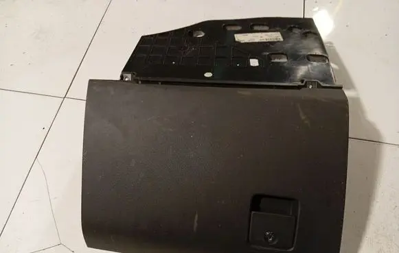 Opel Vectra C Glove box 230635620