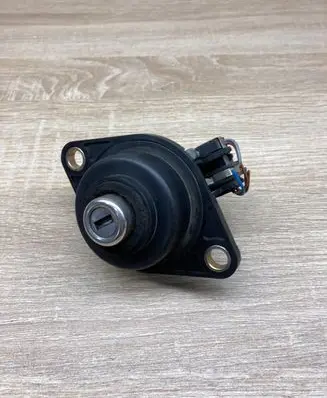 BMW 7 E38 Tailgate exterior lock 8150240