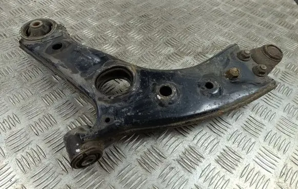 KIA Sorento Front lower control arm/wishbone