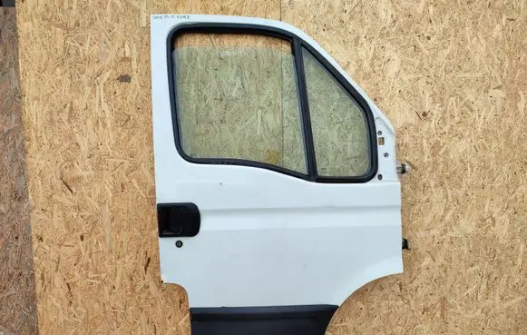 Iveco Daily 3rd gen Front door