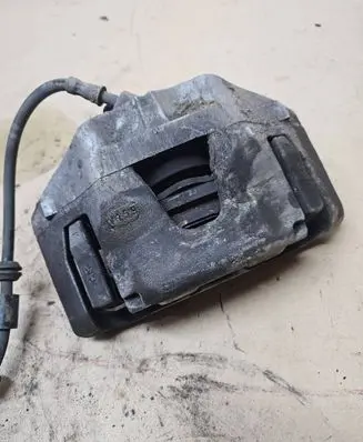 Ford Kuga I Front brake caliper