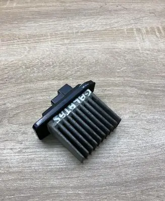 Mitsubishi Galant Heater blower motor/fan resistor MR460293