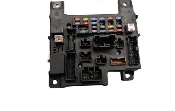 Mitsubishi Lancer Evolution X Fuse module 8637A319 00550109 L8637002A