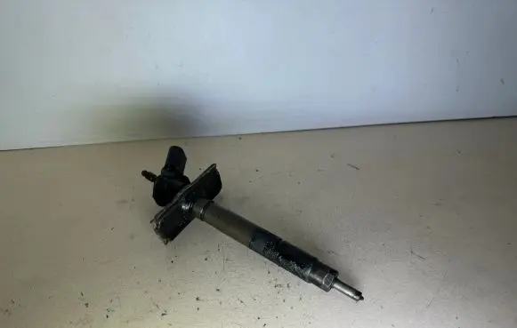 Audi A6 S6 C6 4F Fuel injector 059130277AJ 0445115054