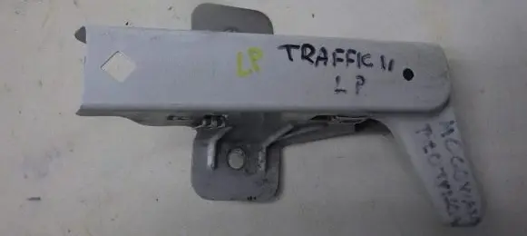 Opel Vivaro Fender mounting bracket