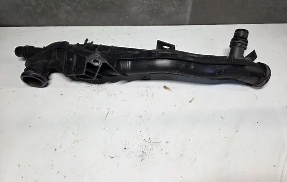 Peugeot 308 Engine coolant pipe/hose 9807502380