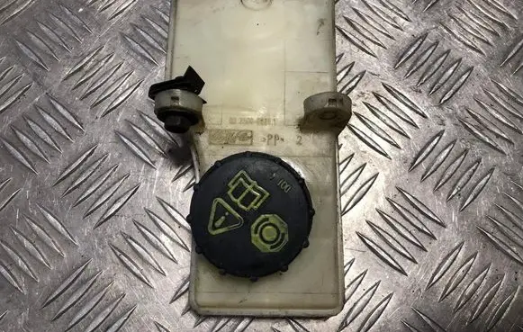 Ford Focus Brake fluid reservoir 03350886381
