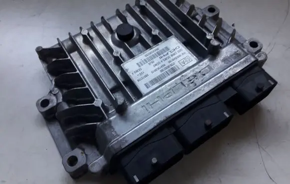Peugeot 407 Engine control unit/module 2728LB6261268