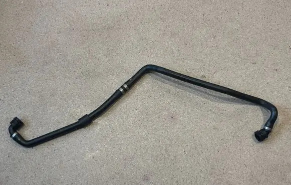 BMW 5 G30 G31 Engine coolant pipe/hose 9485275