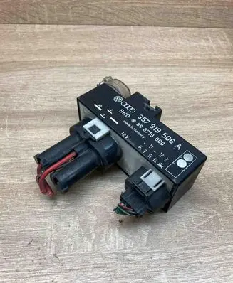Volkswagen PASSAT B4 Coolant fan relay 357919506A 898719000