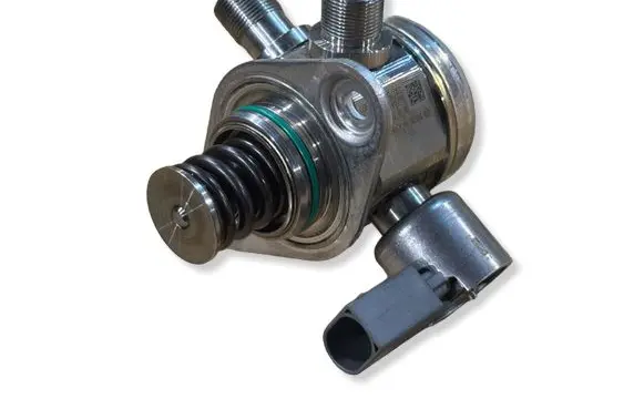 Mercedes-Benz E W238 Fuel injection high pressure pump 0261520220