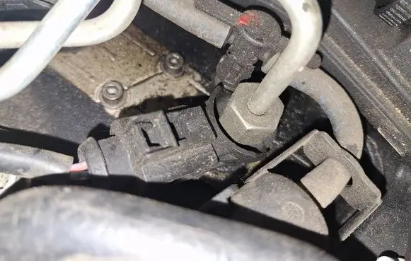 Fuel injector