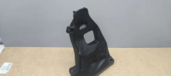 BMW 7 E65 E66 Engine mounting bracket 6769260