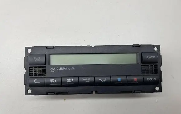 Volkswagen PASSAT B5.5 Climate control unit