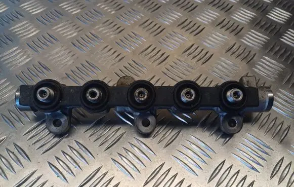 Renault Trafic II (X83) Fuel main line pipe H8200912225 0445214258 175215697R