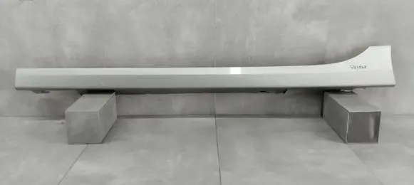 BMW 1 F40 Front sill (body part) 51777461381