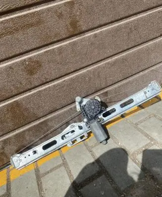 Mercedes-Benz A W168 Front door electric window regulator 191745XXX E2406