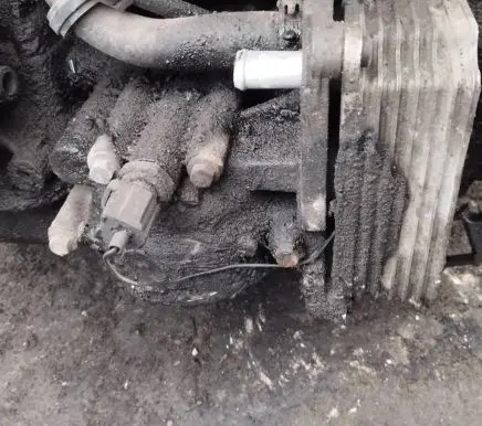 Ford Mondeo Mk III Engine oil radiator 