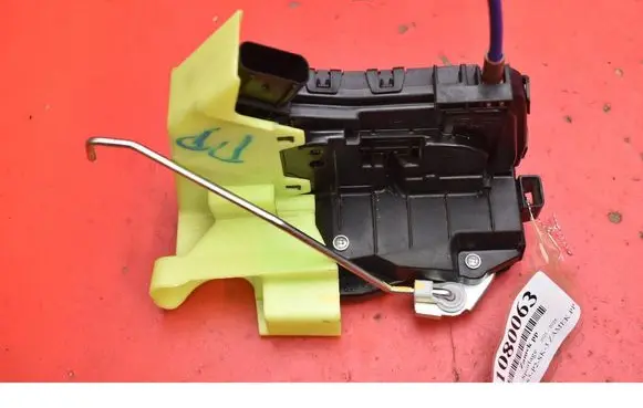 KIA Sportage Front door lock 81320R2000