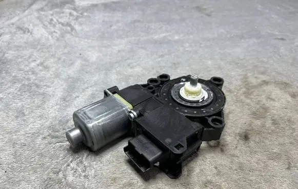 KIA Ceed Rear glass lock/latch C740 824501P010