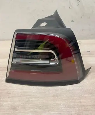 Tesla Model Y Rear bumper light 
