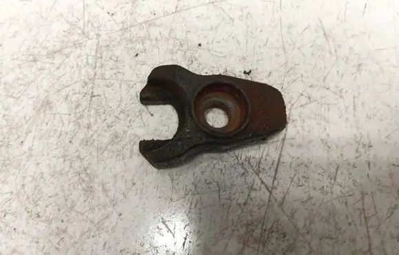Peugeot 4007 Fuel Injector clamp holder